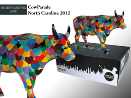 CowParade North Carolina 2012, Heartstanding Cow, autor: Steven Ray Miller.